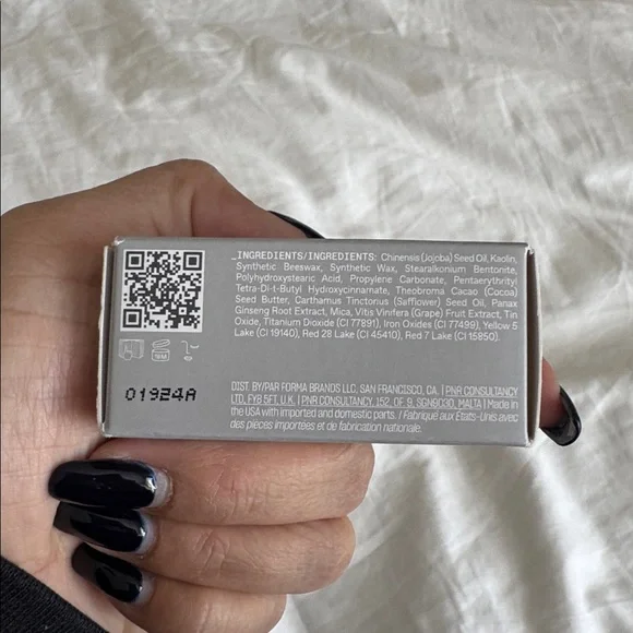 New r.e.m. beauty Cheek & Lip Stick - Standing O (burgundy wine) - Picture 3 of 3